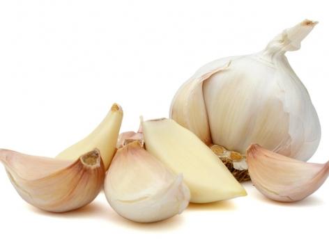 La verdadera razón por la que las mujeres se meten ajos en la vagina 