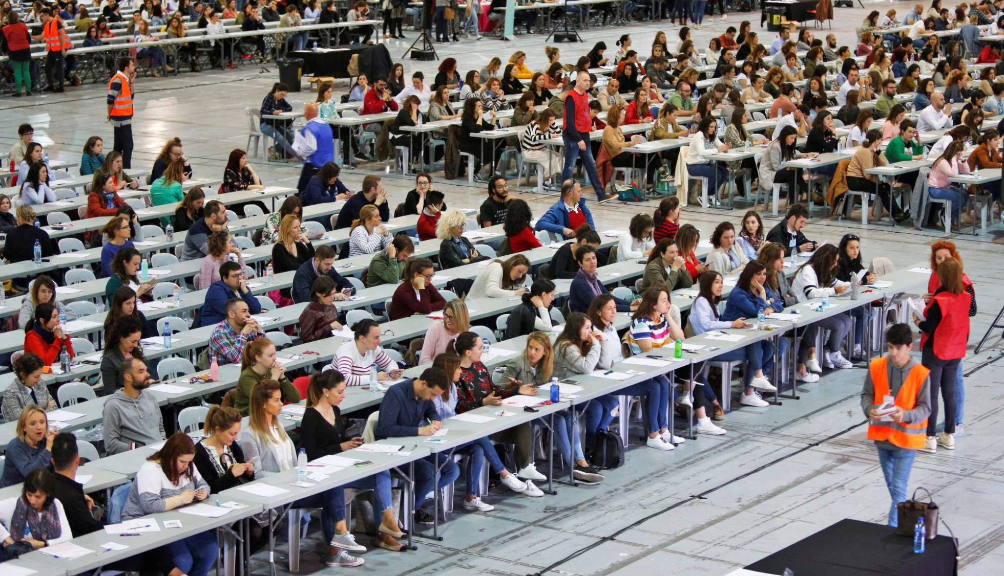 2 MUJERES alquilan un avión para LLEGAR A TIEMPO
