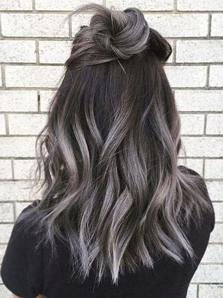20 ideas de color de pelo de plata para las mujeres atrevidas 17