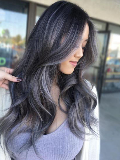 20 ideas de color de pelo de plata para las mujeres atrevidas 18