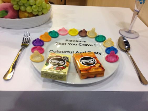 El preservativo que se pone a cuatro manos para garantizar el consentimiento