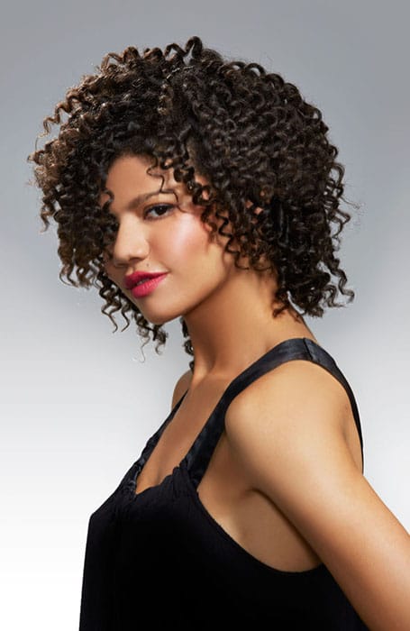 30 peinados cortos para mujeres negras 11