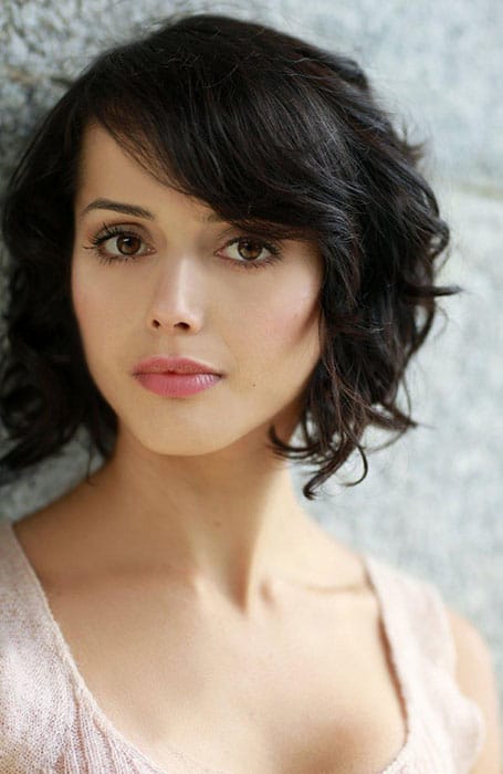 30 peinados fáciles para cabello corto y rizado 26