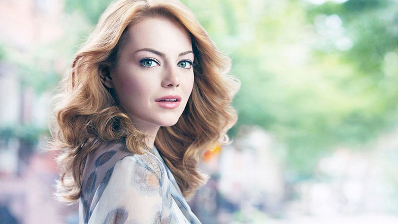 Cómo conseguir los mejores peinados de Emma Stone 1