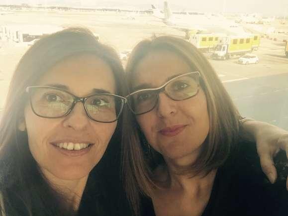 2 MUJERES alquilan un avión para LLEGAR A TIEMPO