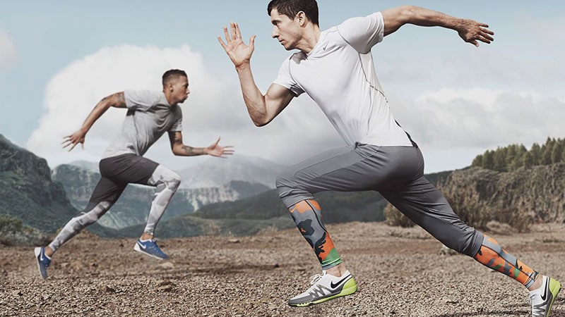 L am running. Одежда для бега. Спортивный стиль мужской бег. Nike Running men. Реклама найк бег.