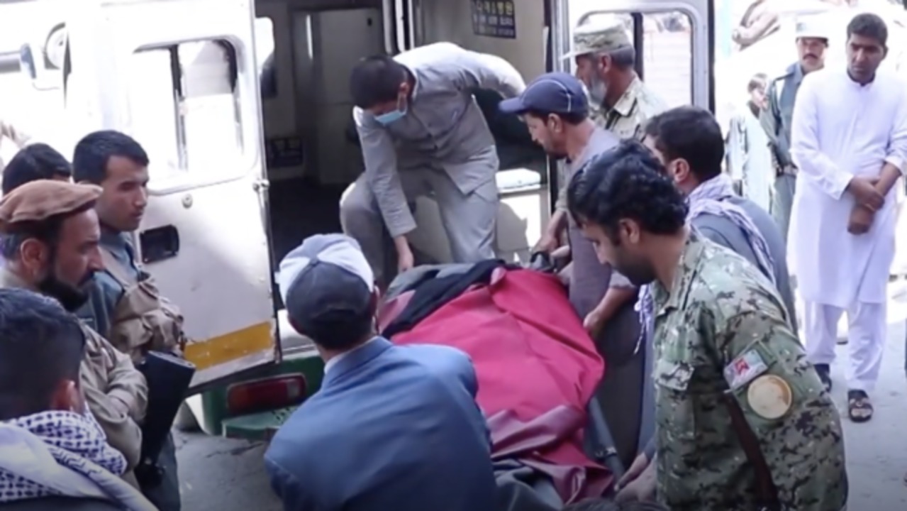 Asesinada a tiros EN PLENA CALLE por FEMINISTA