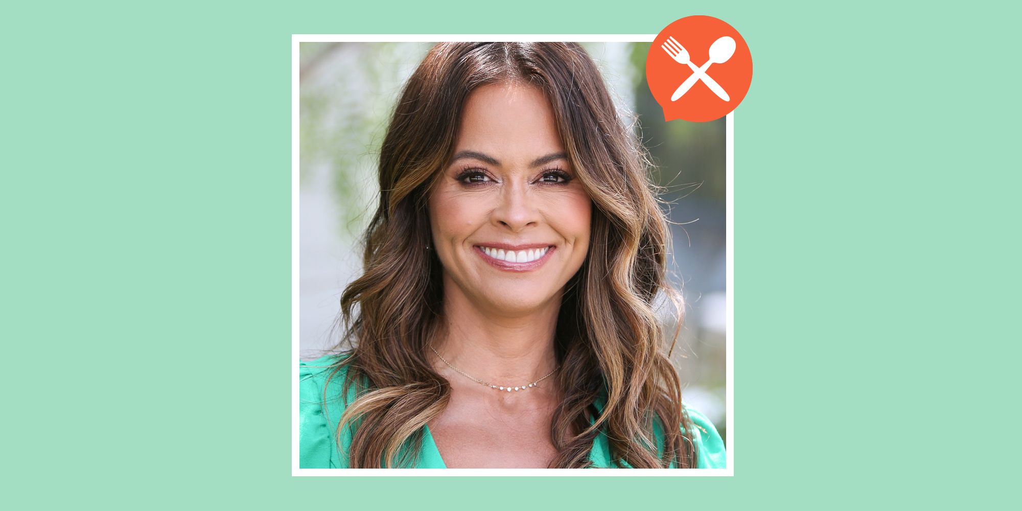 Brooke Burke suele comer sólo 2 comidas al día en su dieta de ayuno intermitente de las 16:8.