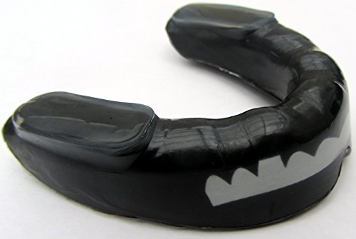 Gum Shield shark-attack Negro/Blanco Sensei J Signature-Protector bucal (Negro/Blanco), diseño de tiburón dientes Senior, Artes Marciales, Rugby, UFC Lucha Protector Bucal