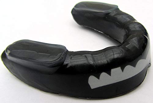 Gum Shield shark-attack Negro/Blanco Sensei J Signature-Protector bucal (Negro/Blanco), diseño de tiburón dientes Senior, Artes Marciales, Rugby, UFC Lucha Protector Bucal