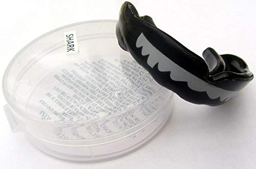 Gum Shield shark-attack Negro/Blanco Sensei J Signature-Protector bucal (Negro/Blanco), diseño de tiburón dientes Senior, Artes Marciales, Rugby, UFC Lucha Protector Bucal
