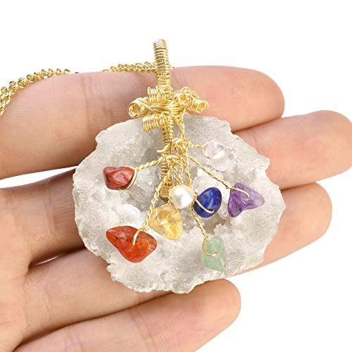 JSDDE - Colgante de cuarzo natural transparente con forma de racimo de cristal y 7 piedras de chakra envueltas en alambre