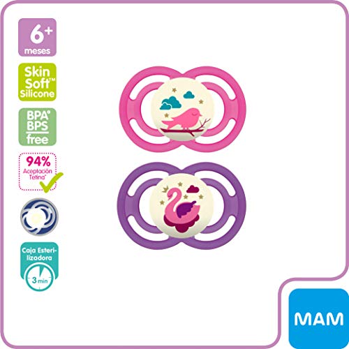 MAM Premium Soothing Set, juego de regalos para bebés de +6 meses, incluye 2 chupetes de silicona Perfect +6, 2 chupetes Perfect Night +6 y sujetachupetes Clip it, NIÑA (Girl)
