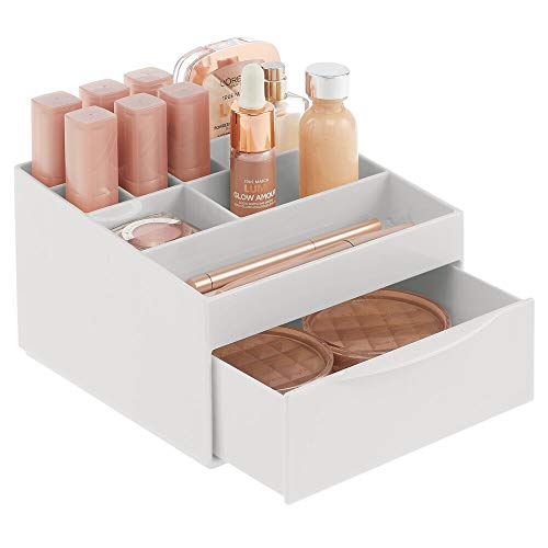 mDesign Caja organizadora para el cuarto de baño o el tocador – Organizador de cosméticos hecho de plástico – Caja de maquillaje con 11 compartimentos y un cajón – gris claro