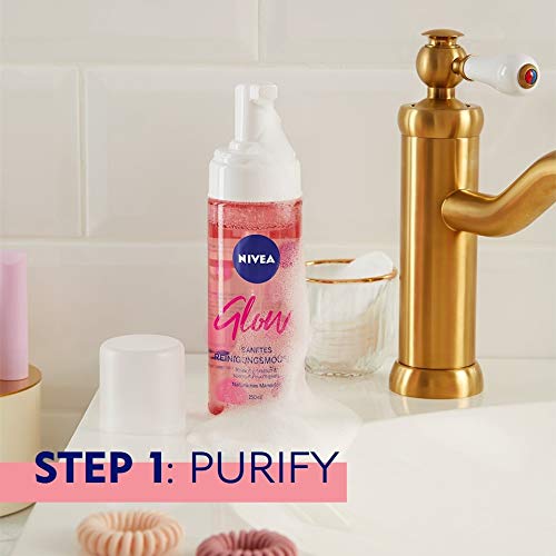 NIVEA set de limpieza facial para mujeres, Spa en casa con mousse de limpieza facial (150ml), exfoliante de arroz (75ml), mascara de tejido, tónico para piel seca (200ml) y guante reutilizable