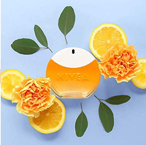 NIVEA SUN EdT Eau de Toilette (1 x 30 ml) con el original aroma de la crema solar NIVEA SUN, perfume para mujer en un icónico frasco de perfume, y Toalla NIVEA incluida