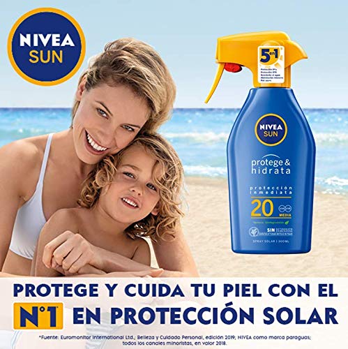 NIVEA SUN Protege & Hidrata Spray Solar FP20 (1 x 300 ml), protector hidratante y resistente al agua con protección UVA/UVB, protección solar media en formato pistola