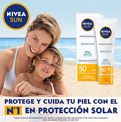 NIVEA SUN Sensitive Protección Facial FP 50 (1 x 50 ml), protector solar facial para piel sensible, crema sin perfume con 0% sensación pegajosa