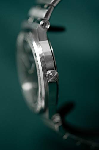 Versace Greca - Reloj de pulsera de acero inoxidable para hombre con logotipo VEVI00720