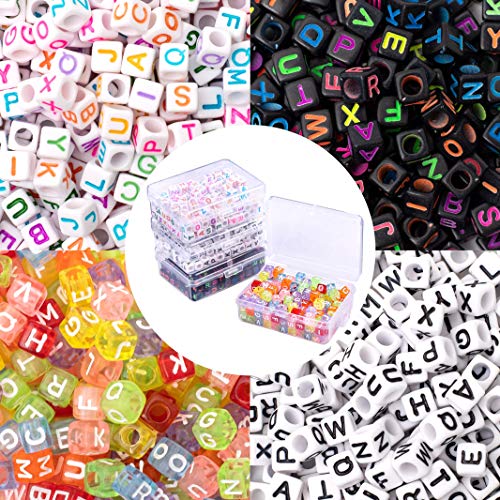 Whaline - 800 unidades de 4 colores acrílicos de letras del alfabeto en 4 estuches de almacenamiento con rosca de cristal de 40 cm para niños DIY joyería para hacer llaveros (6 mm)