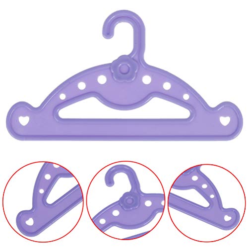 Yesoa 30 Unidades de Perchas de plástico para muñecas, Perchas de Ropa para muñecas de 16 a 18 Pulgadas, Accesorios para muñecas (3 Colores)