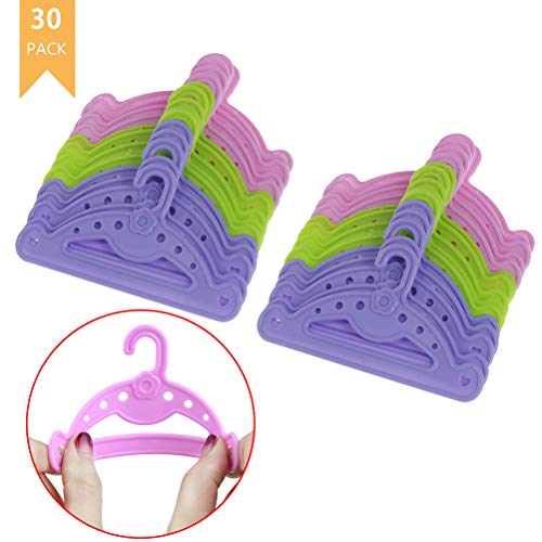 Yesoa 30 Unidades de Perchas de plástico para muñecas, Perchas de Ropa para muñecas de 16 a 18 Pulgadas, Accesorios para muñecas (3 Colores)