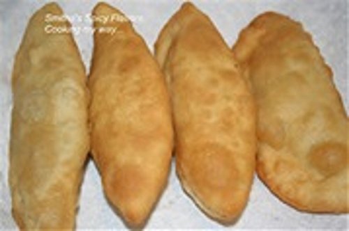 Aloo Pies or Potato Pies: This is a Caribbean favorite and is relavitely simple to make. (English Edition)