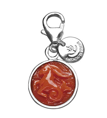 Antonino De Simone Charms zodiacales grabados en huesos de coral rojo del Mediterráneo, disponibles en oro amarillo de 18 quilates y plata blanca 925. Capricorno