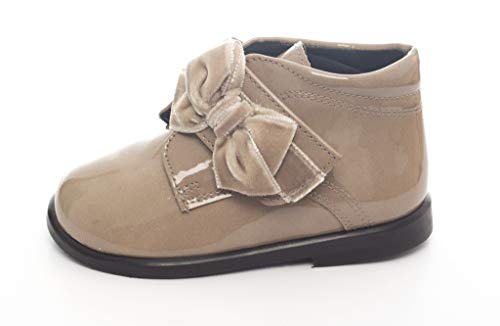 Botin Camel Charol NIÑA LANDOS VILLENA (21)