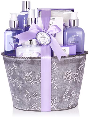 BRUBAKER Cosmetics Set de Baño y Ducha"Fresh Lavender" - Fragancia de Lavanda - 9 piezas set de regalo en una jardinera vintage