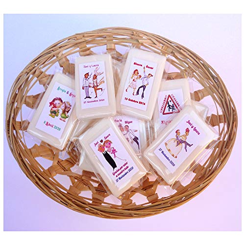 Detalles y Recuerdos de Boda Para Invitados - Jabones Personalizados de Té Verde - Un Original Regalo Para Amigos y Familiares - 50 Jaboncitos Personalizados y 2 Cestos.
