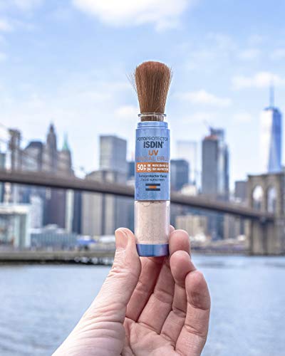 Isdin Fotoprotector UV Mineral Brush SPF 50+, Protector Solar Facial de Uso Diario, 2 g + Fusion Water COLOR SPF 50 - Protector solar facial de fase acuosa con color para uso diario, 50 ml
