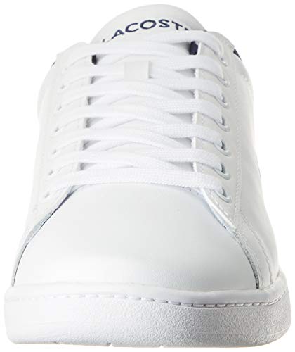 Lacoste Carnaby EVO TRI1 SMA, Zapatillas para Hombre, Blanco (Wht/Nvy/Red), 42.5 EU
