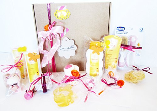 MAXI Canastilla Ecológica "Weleda BIO Baby Girl" | Set de Productos para recién nacidos con: 4 Cremas Weleda + Cupcake (Babero TOMMEE TIPPEE y Calcetines en Algodón) + Esponja natural SUAVINEX + Mordedor Refrigerante CANPOL BABIES + 2 Flores hechas con Ca