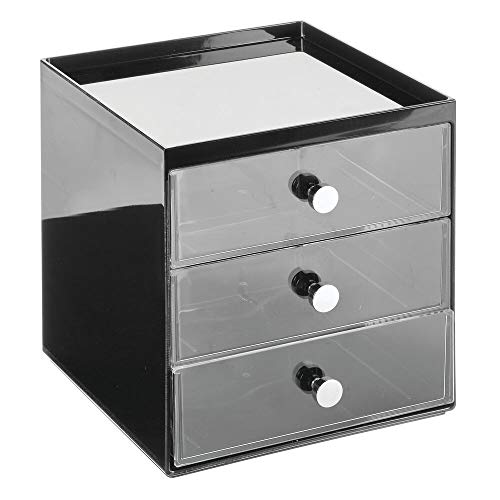 mDesign Organizador de maquillaje – Cajas de belleza con 3 cajones para sombra de ojos, labiales y más – Cajonera de plástico para organizar maquillaje en el baño – negro/transparente