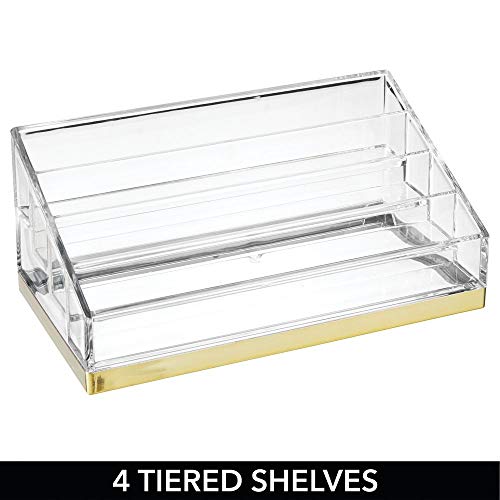 mDesign Práctico organizador de maquillaje – Caja para cosméticos decorativa para guardar pintaúñas y polvos – Bandeja organizadora con 4 compartimentos para maquillaje – transparente/dorado latón