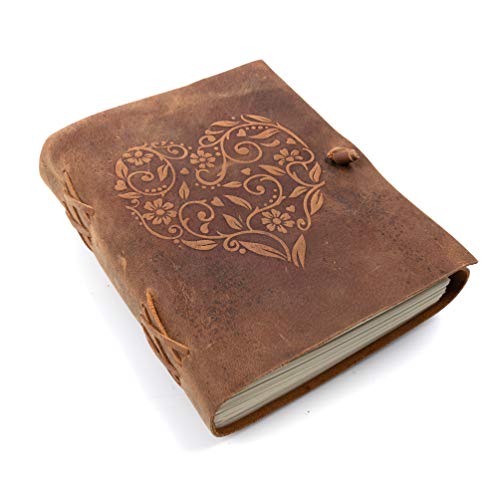 Moonster Cuaderno de Cuero Genuino para Mujer – Diario de Escritura Hecho a Mano con Corazón Gravado – Diario de Cuero para Dibujar y Escribir – El Cuaderno de Viaje de Tamaño Perfecto 18x13 cm