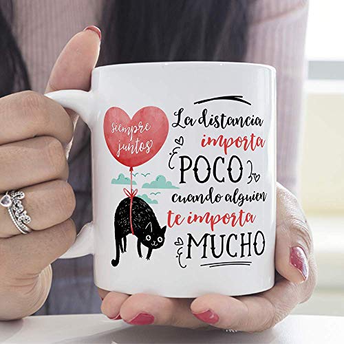MUGFFINS Taza San Valentín (Te quiero) - Distancia importa poco - Regalos Originales y Divertidos de Aniversario para Novios, Enamorados, Pareja.