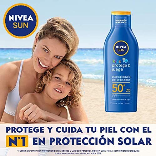 Nivea Sun Leche Solar Niños Protege Juega FP50+ (1 x 200 ml) protector solar infantil resistente al agua, protección solar muy alta