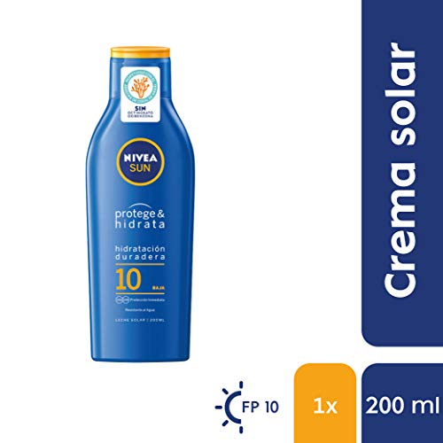 NIVEA SUN Protege & Hidrata Leche Solar FP10 (1 x 200 ml), protector solar hidratante y resistente al agua con protección UVA/UVB, protección solar baja