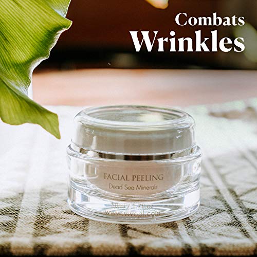 Set para cuidado facial de Vivo Per Lei: crema hidratante de día, crema renovadora celular de noche y peeling facial.