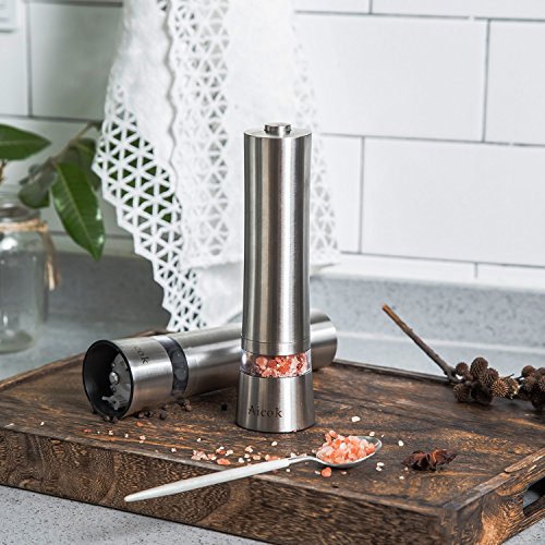 Aicok Molino de Sal y Pimienta, Durable Molinillo de Pimienta Eléctrico y Molinillo de Sal Gruesa Ajustable y Ventana Visible, Juego de 2, Plata