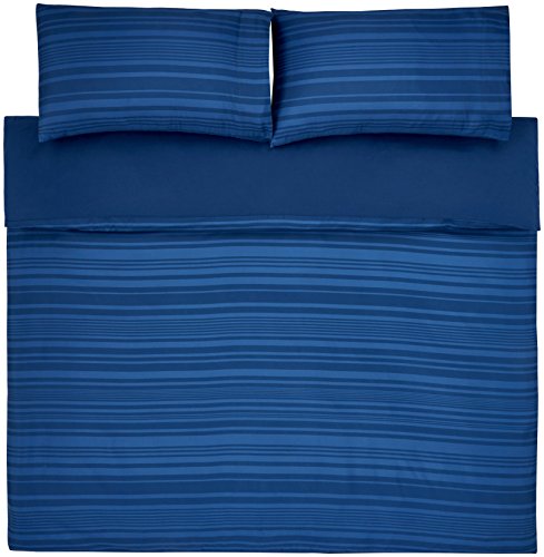 AmazonBasics - Juego de funda nórdica de microfibra ligera de microfibra, 230 x 220 cm, Azul real raya (Royal Blue Calvin Stripe)