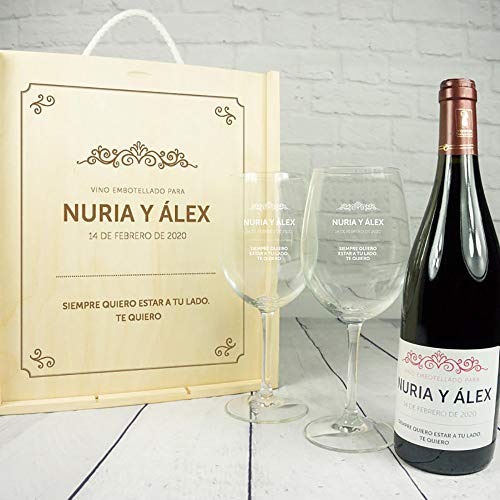 Calledelregalo Regalo Personalizado para Parejas: Kit con Botella de Vino + Copas de Vino + Caja de Madera, Todo ello Personalizable con Nombres, Fecha y dedicatoria