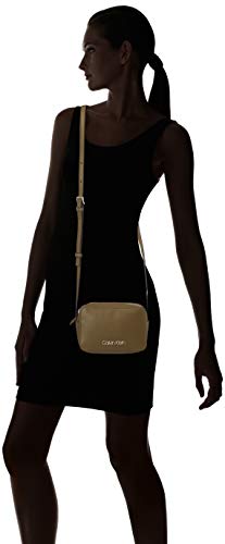 Calvin Klein - Ck Must Psp20 Camerabag, Bolsos bandolera Mujer, Verde (Drk Olive), 7x12x18 cm (W x H L)