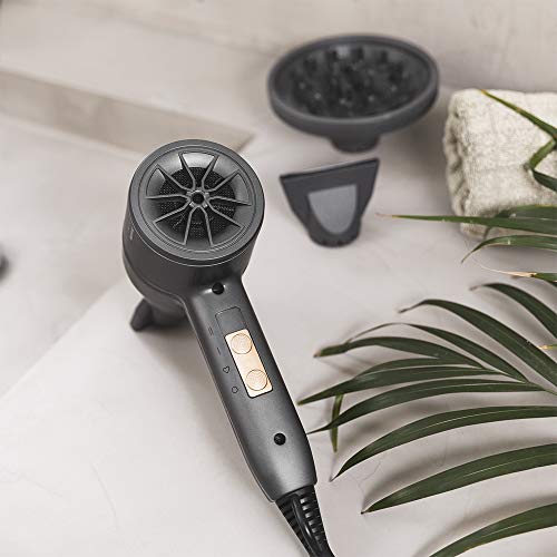 Cecotec Secador de pelo Ionico Bamba IoniCare 5500 PowerStyle, de diseño con motor AC, de gran caudal de aire, con iones reales, sistema Perfect Colour, con difusor y accesorios profesionales (Gris)