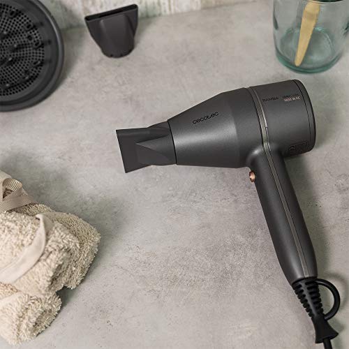 Cecotec Secador de pelo Ionico Bamba IoniCare 5500 PowerStyle, de diseño con motor AC, de gran caudal de aire, con iones reales, sistema Perfect Colour, con difusor y accesorios profesionales (Gris)