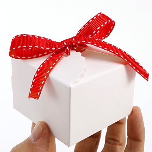 CLE DE TOUS - Set de 50 Cajas para dulces bombones Cajitas de boda regalo Caja de cuadro Romántico con cinta rojo Cube Favour Boxes