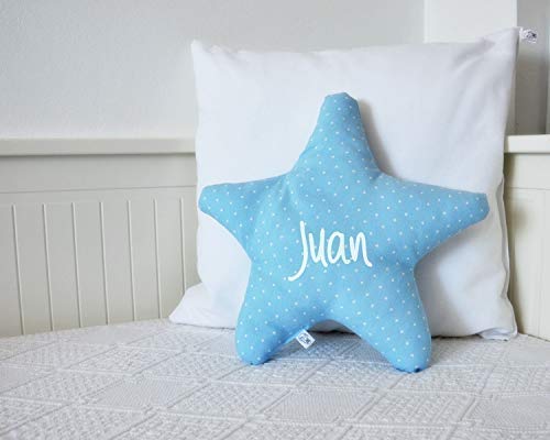 Cojín estrella para bebé personalizado. Un regalo original, decorativo y personalizado. Un bonito detalle para celebrar la llegada de un recién nacido. Hecho a mano