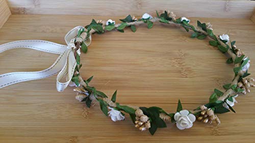 Diadema comunion de flores blancas y doradas ajustable diametro aprox.20 cm